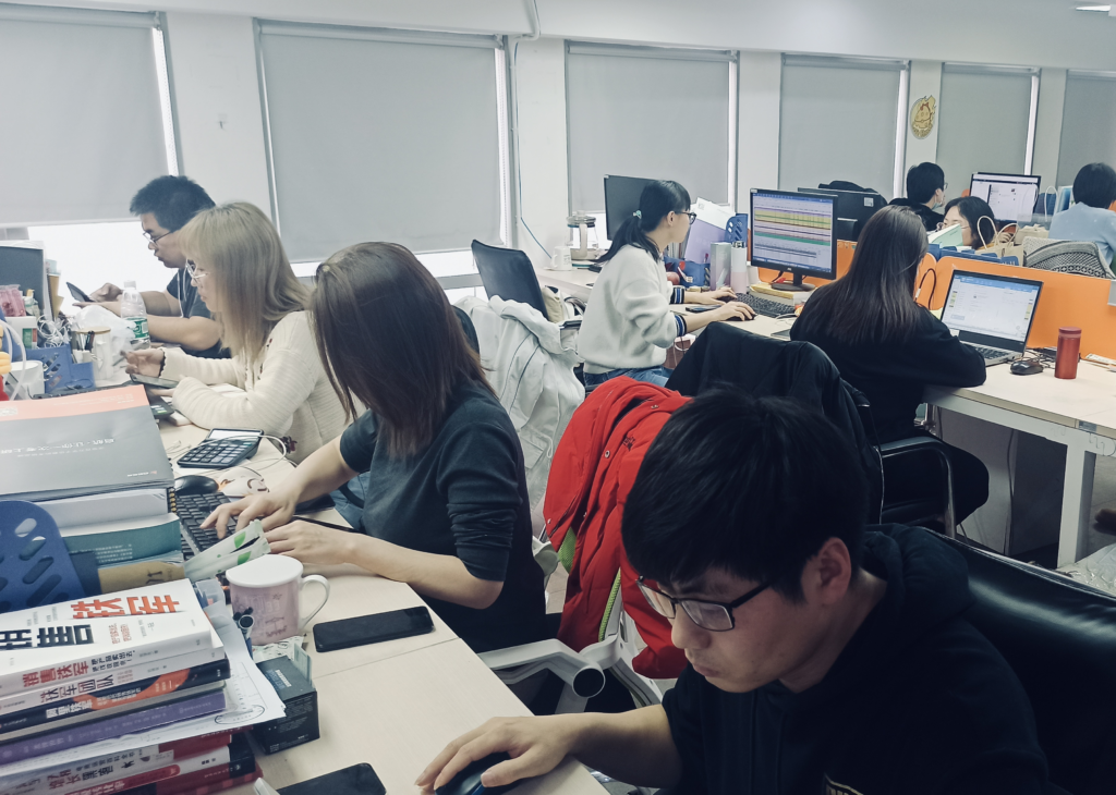 职场人开启“备考囤课月”,淘宝上考试培训课消费翻倍-黑板洞察