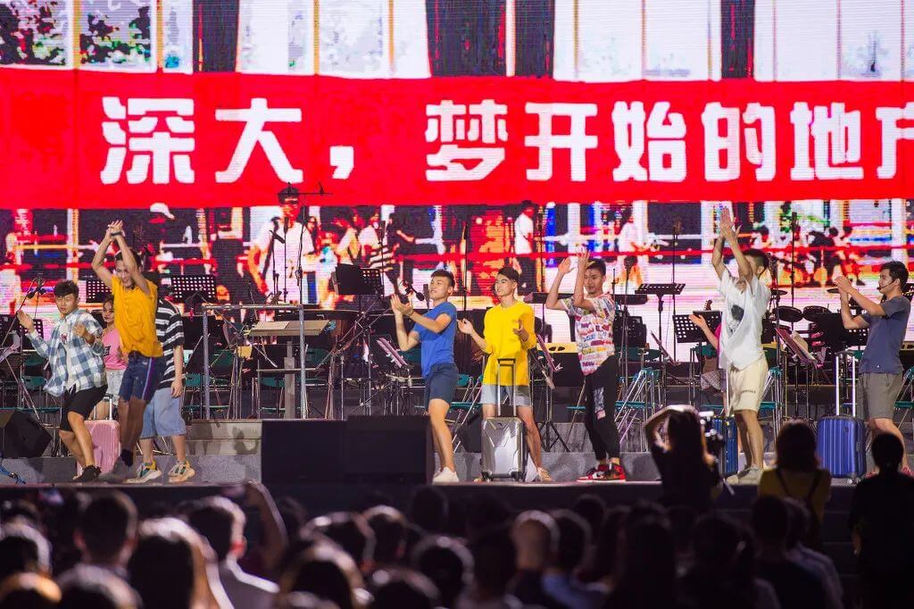 武汉高三学生:曾经崩溃,如今都在尽力重回正轨|谷雨 武汉高三学生:曾经崩溃,如今都在尽力重回正轨|谷雨-黑板洞察